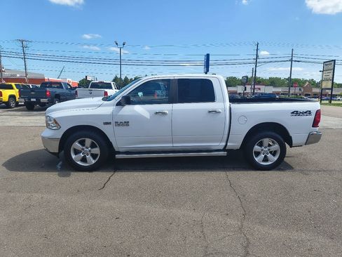 Used 2017 RAM 1500 Classic SLT AWD/4WD image 10