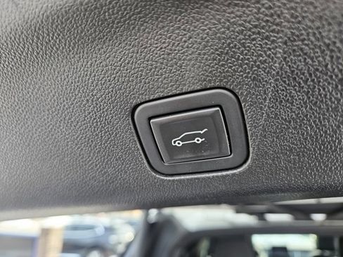 Certified 2023 GMC Yukon XL SLT image 17