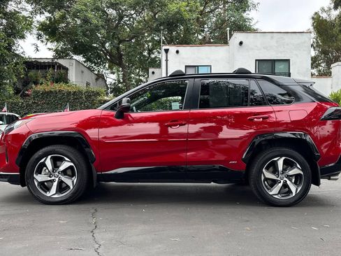 Used 2022 Toyota RAV4 SE w/ Weather & Moonroof Package AWD/4WD image 7