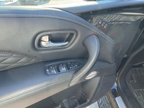 Used 2024 INFINITI QX80 Sensory AWD/4WD image 15