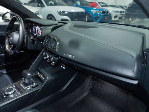 Used 2017 Audi R8 V10 image 33