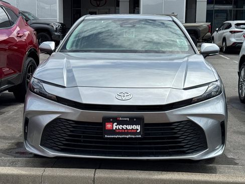Used 2025 Toyota Camry LE FWD image 3