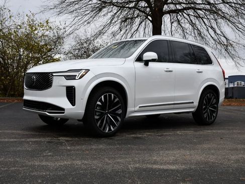 New 2026 Volvo XC90 B6 Plus w/ Protection Package Premier image 3