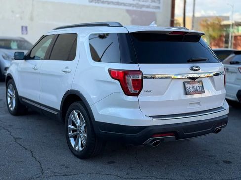 Used 2018 Ford Explorer XLT w/ Equipment Group 202A image 8
