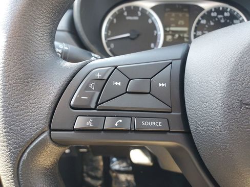 Used 2025 Nissan Versa S w/ Trunk Package image 23