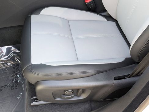 New 2026 Land Rover Range Rover Velar Dynamic SE image 4