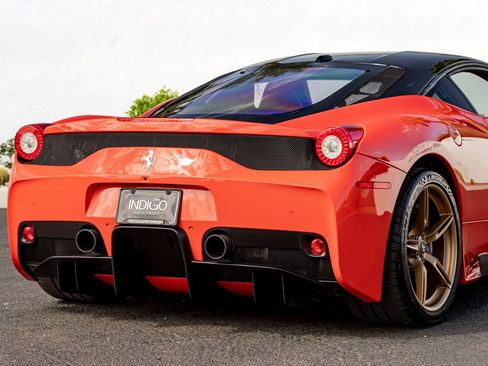 Used 2015 Ferrari 458 Speciale Coupe RWD image 7