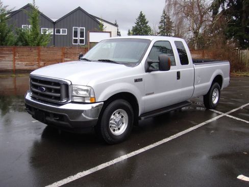 Used 2004 Ford F250 XL image 2
