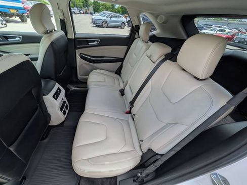 Used 2017 Ford Edge Titanium w/ Equipment Group 302A AWD/4WD image 18