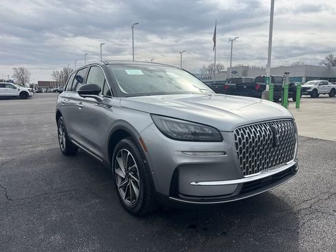 Used 2023 Lincoln Corsair FWD w/ Equipment Group 102A image 4