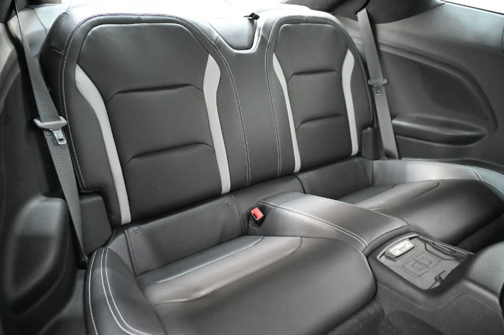 Used 2018 Chevrolet Camaro SS RWD image 36