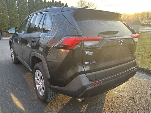 Used 2019 Toyota RAV4 LE image 28