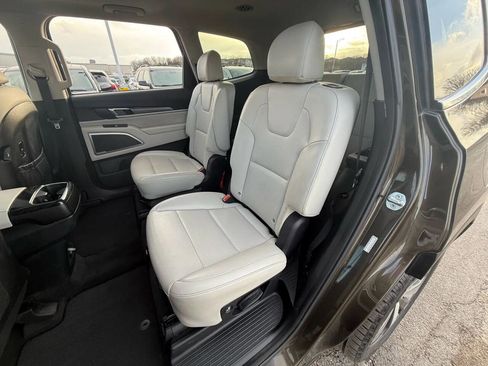 Used 2021 Kia Telluride S image 10