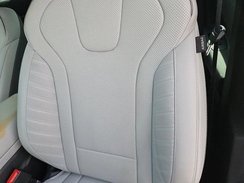 Used 2022 Hyundai Elantra Limited FWD image 14