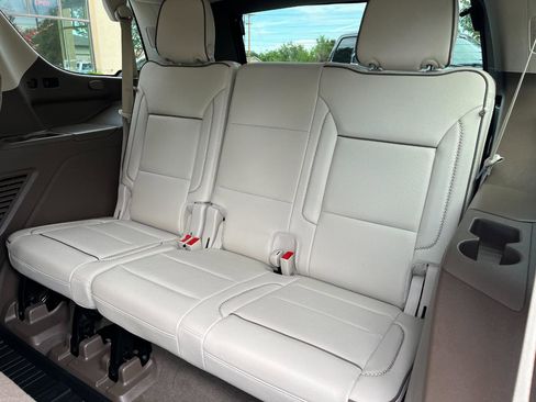 Used 2021 GMC Yukon Denali w/ Denali Ultimate Package AWD/4WD image 6