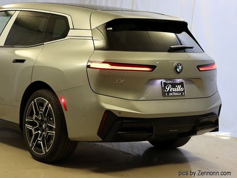 Used 2026 BMW iX xDrive60 image 8