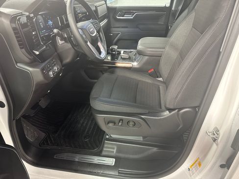 Used 2026 GMC Sierra 1500 Elevation w/ Preferred Package AWD/4WD image 3