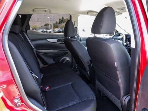 Used 2018 Nissan Rogue Sport S w/ S Appearance Package FWD image 21