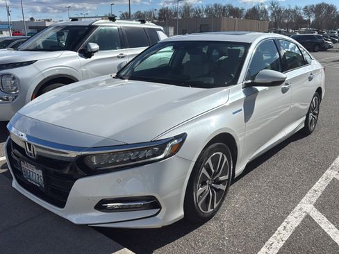 Certified 2019 Honda Accord Touring image 1