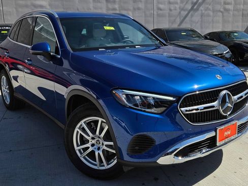 Used 2026 Mercedes-Benz GLC 300 image 1