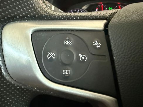 Used 2022 GMC Acadia SLE w/ Driver Convenience Package image 17