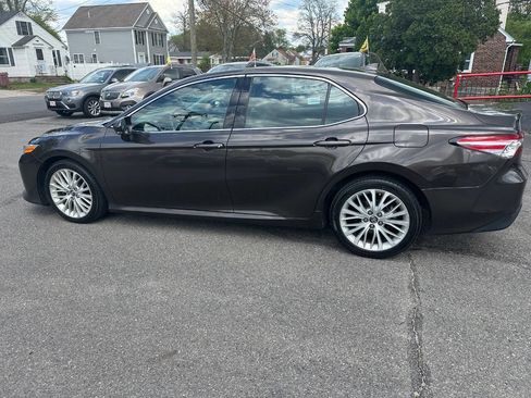 Used 2019 Toyota Camry XLE w/ Carpet Mat Package FWD image 7