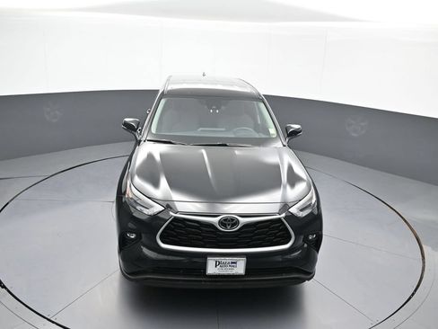 Certified 2025 Toyota Highlander LE AWD/4WD image 36