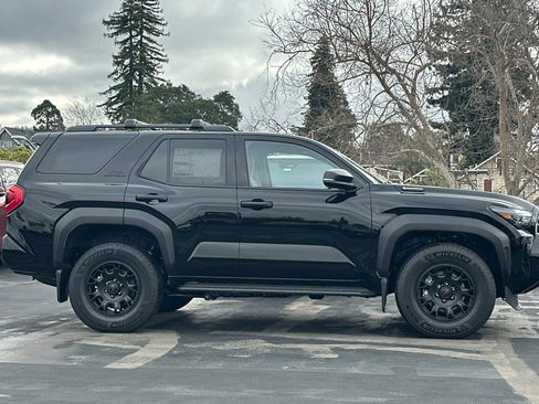 New 2026 Toyota 4Runner TRD Off-Road Premium image 4