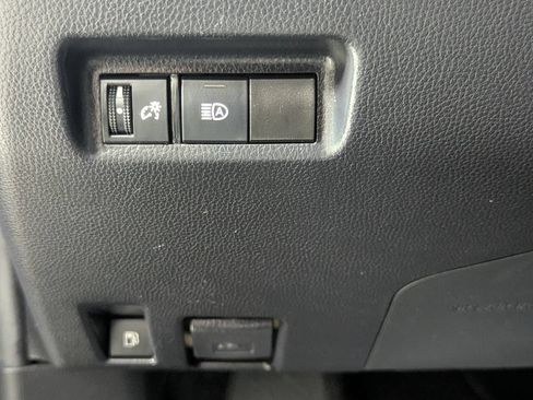 Used 2020 Toyota RAV4 XLE AWD/4WD image 13