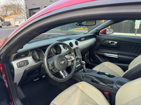 Used 2016 Ford Mustang Premium image 5