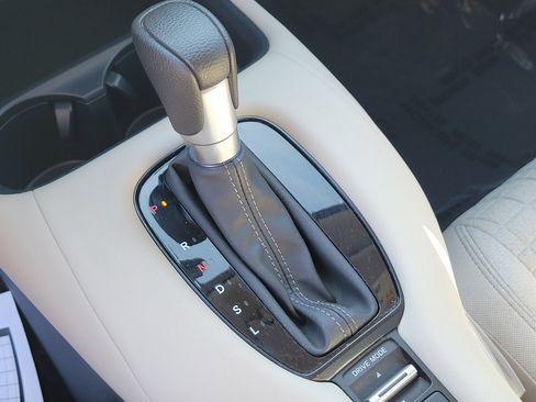 Certified 2023 Honda HR-V LX image 28