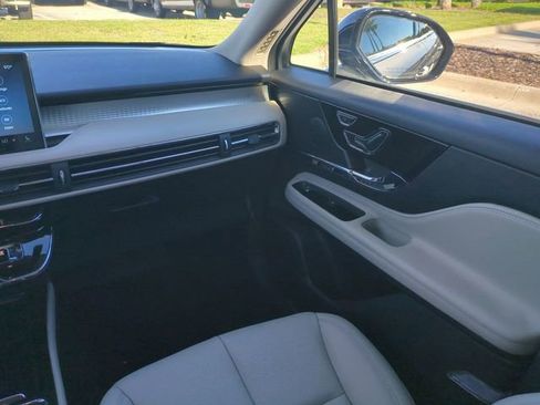 New 2026 Lincoln Corsair Premiere FWD image 17