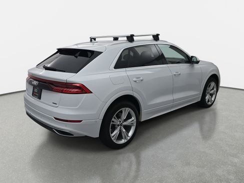 Used 2022 Audi Q8 Premium w/ Convenience Package image 5