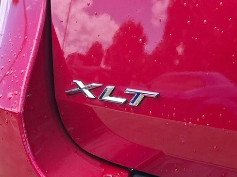 Used 2021 Ford Explorer XLT w/ Equipment Group 202A RWD image 6