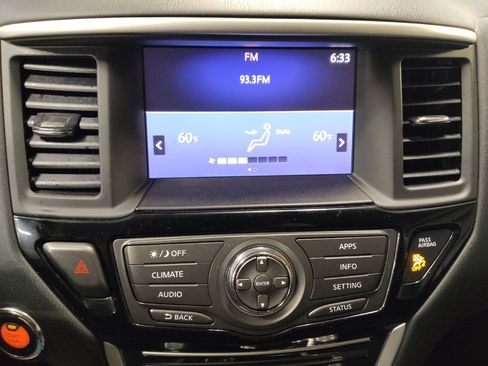 Used 2018 Nissan Pathfinder SV FWD image 25