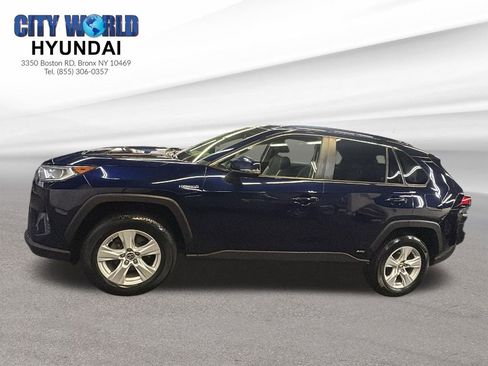 Used 2019 Toyota RAV4 XLE AWD/4WD image 2