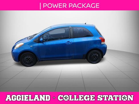 Used 2010 Toyota Yaris 2-Door Hatchback FWD image 7