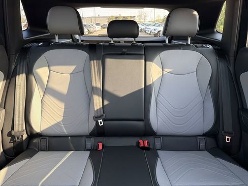 New 2026 Volkswagen Tiguan SE R-Line FWD image 30