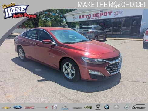 Used 2024 Chevrolet Malibu LT FWD image 1