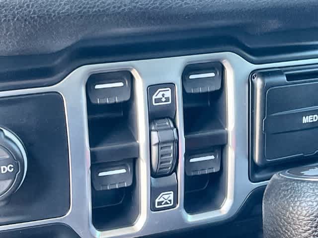 Used 2024 Jeep Wrangler Unlimited Sport AWD/4WD image 33