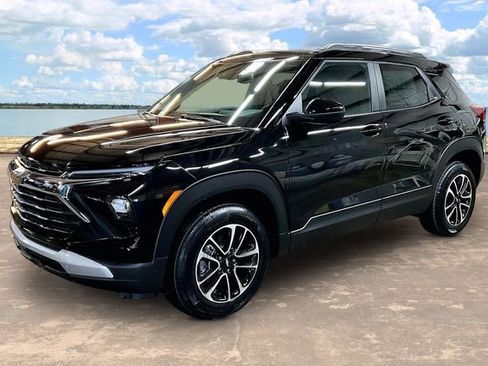 New 2026 Chevrolet TrailBlazer LT w/ Convenience Package image 2