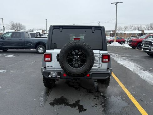 Used 2024 Jeep Wrangler Willys image 6