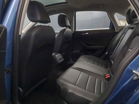 Used 2021 Volkswagen Jetta SE w/ SE Cold Weather Package image 21