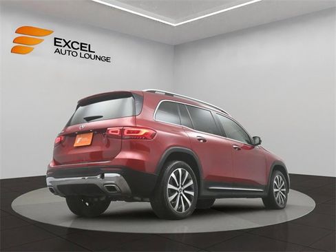 Used 2020 Mercedes-Benz GLB 250 w/ Premium Package image 38