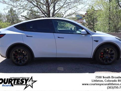 Used 2024 Tesla Model Y Long Range image 10