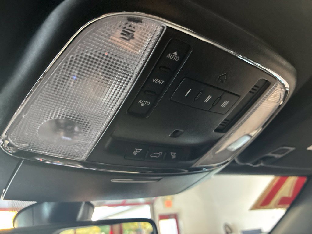 Used 2021 Jeep Grand Cherokee Limited AWD/4WD image 44
