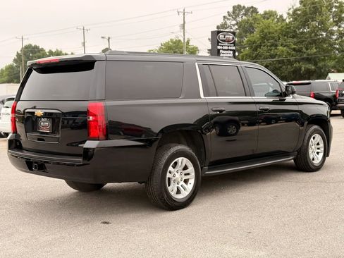 Used 2018 Chevrolet Suburban LT RWD image 9