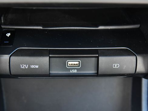 Used 2022 Kia Niro EX FWD image 26