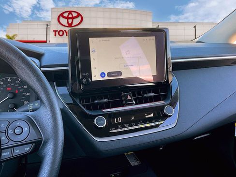 Certified 2025 Toyota Corolla LE image 6