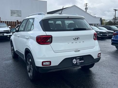 Used 2025 Hyundai Venue SEL FWD image 11